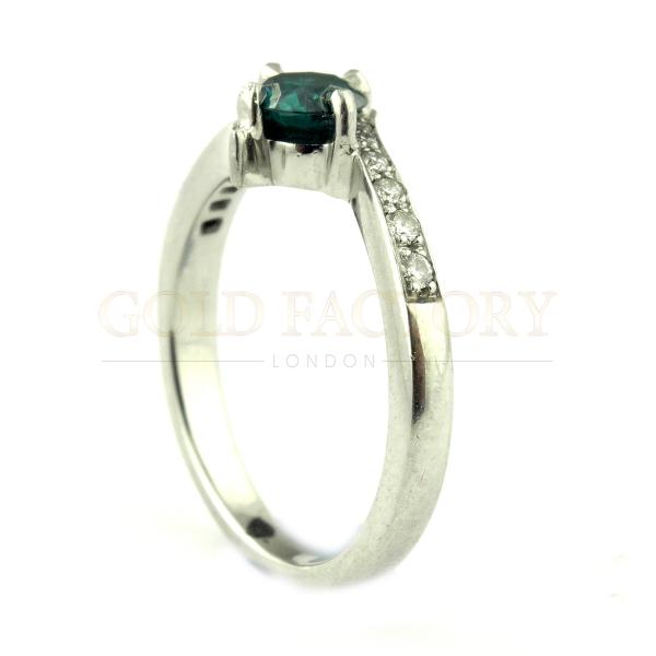 Platinum Ring With Emerald And Diamonds