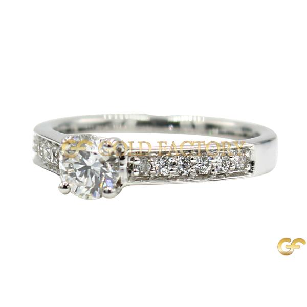 18ct Round Brilliant-Cut Diamond Ring 