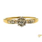 14ct Flower-Shaped Cluster Ring