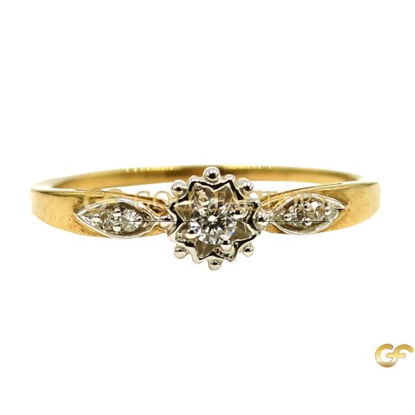 14ct Flower-Shaped Cluster Ring